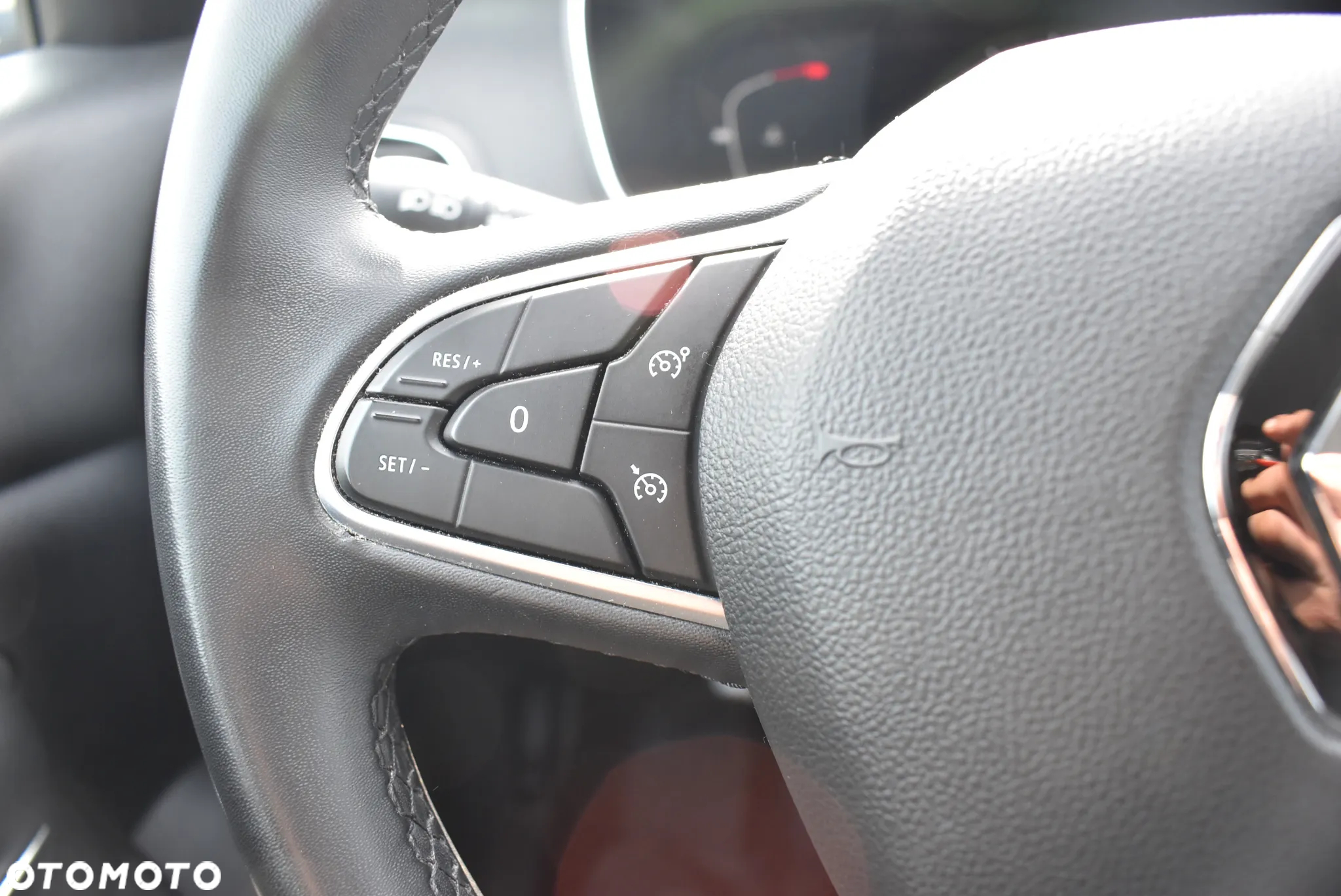 Renault Megane 1.3 TCe FAP Zen - 24