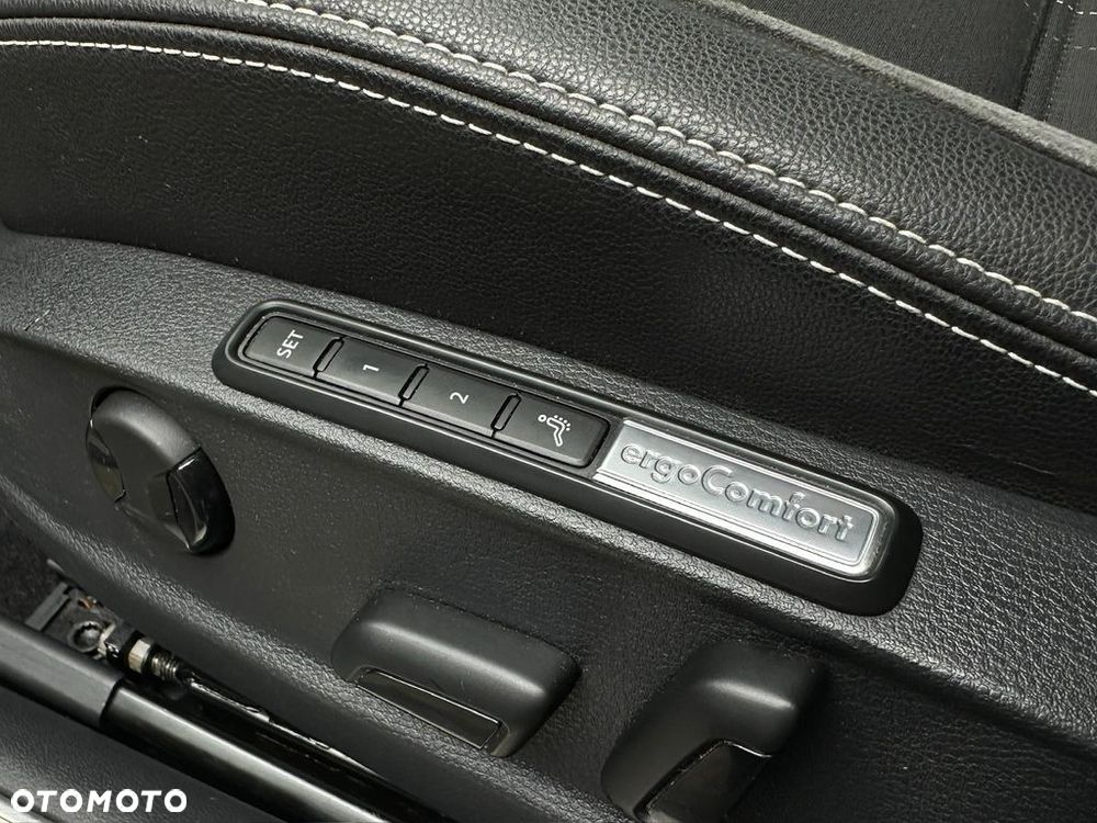 Volkswagen Passat Alltrack 2.0 TDI SCR 4Motion DSG - 17
