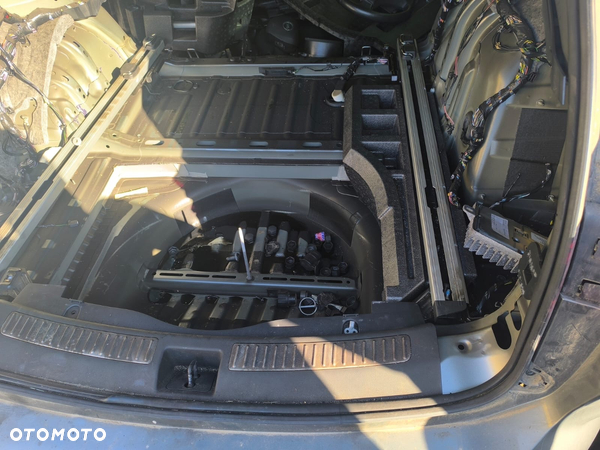 Wanna z tylnym pasem Opel Insignia B kombi 4x4