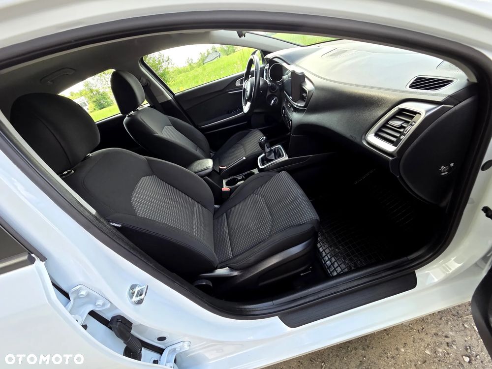 Kia Ceed 1.4 M - 26