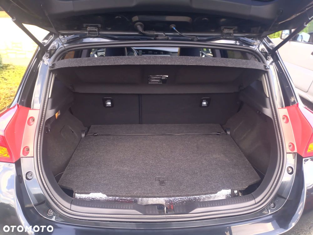 Toyota Auris 1.6 Premium Start - 5