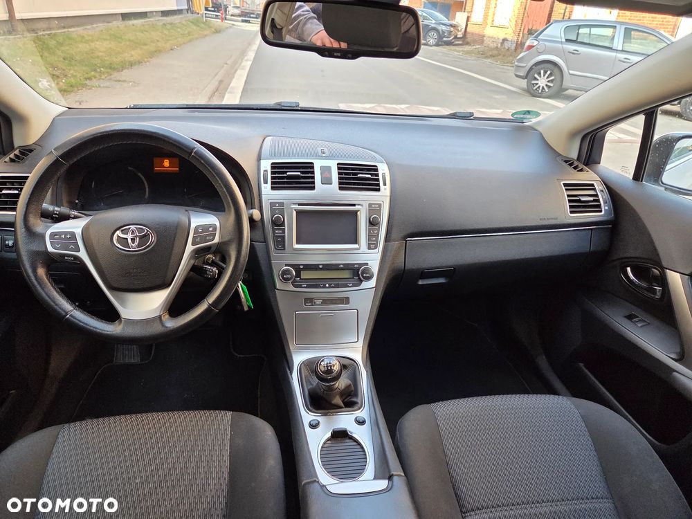 Toyota Avensis 1.8 Executive - 12