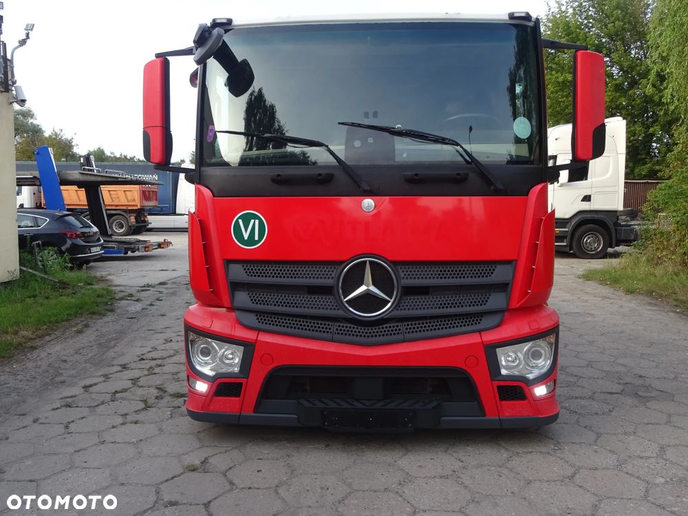 Mercedes-Benz 1846 - 1