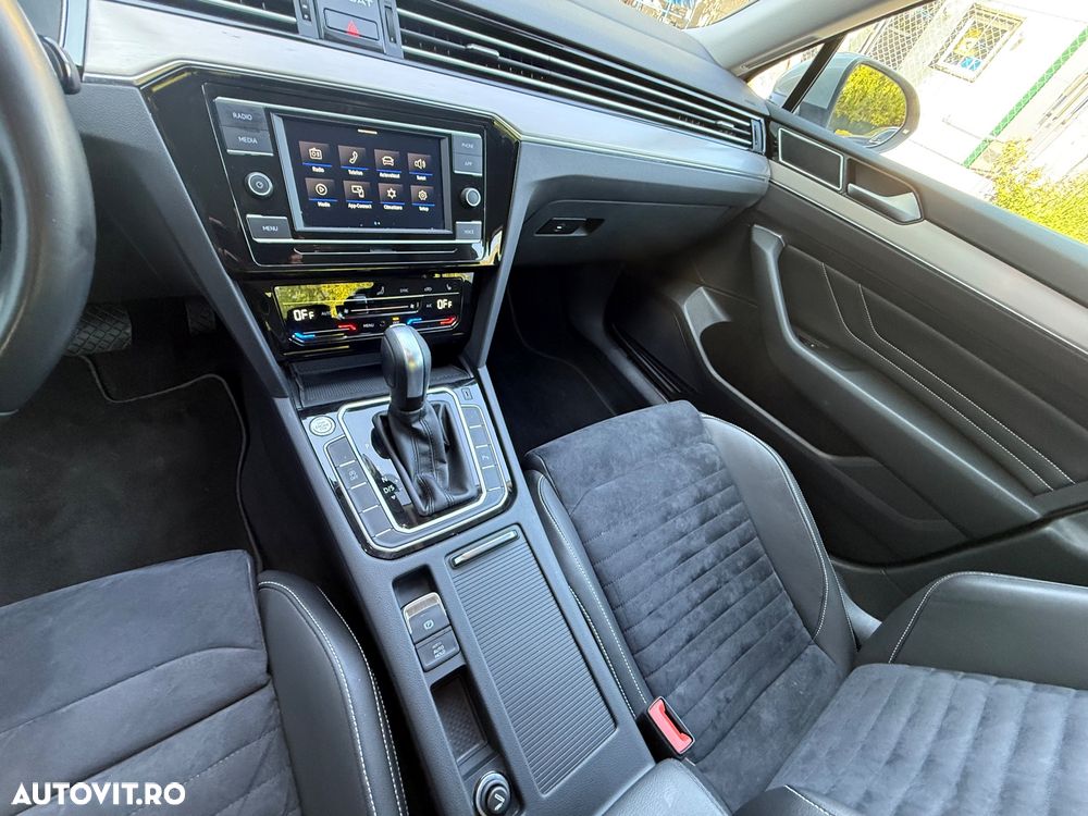 Volkswagen Passat 2.0 TDI DSG Highline - 11