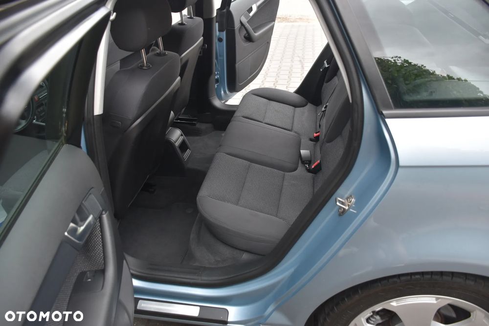 Audi A3 Sportback 2.0 TDI DPF Ambiente - 16