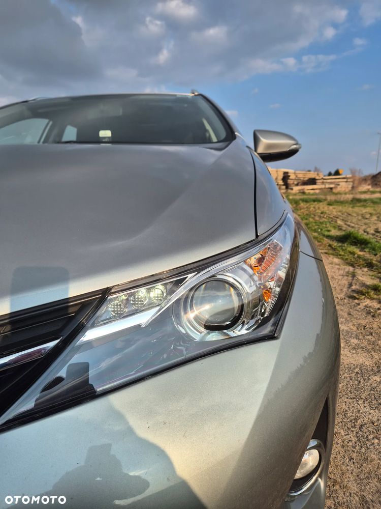 Toyota Auris 2.0 D-4D Executive - 10