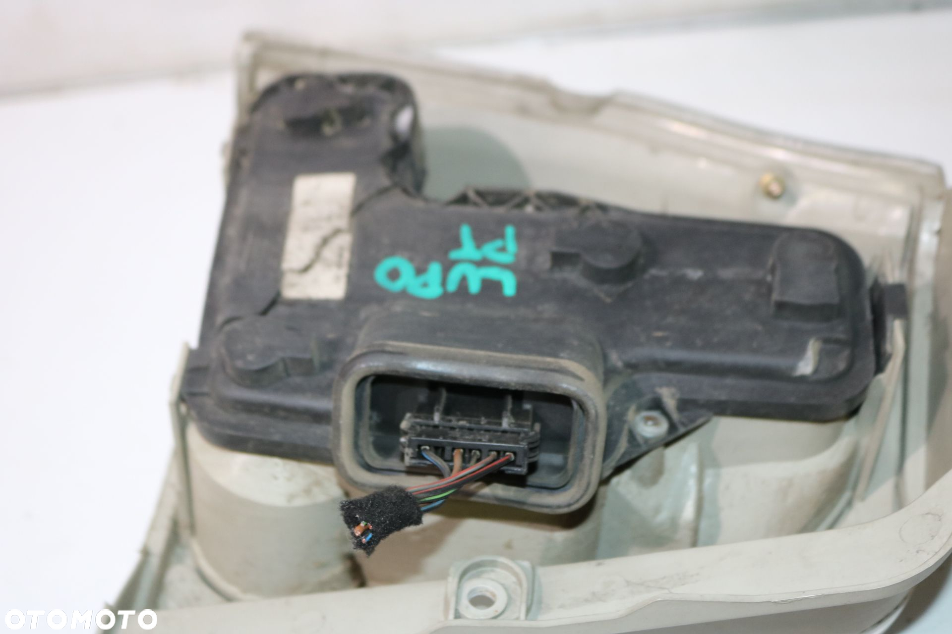 LAMPA PRAWA TYLNA VOLKSWAGEN LUPO - 2