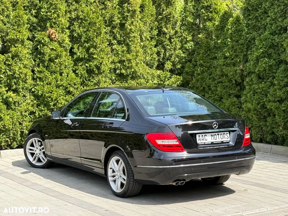 Mercedes-Benz C - 10