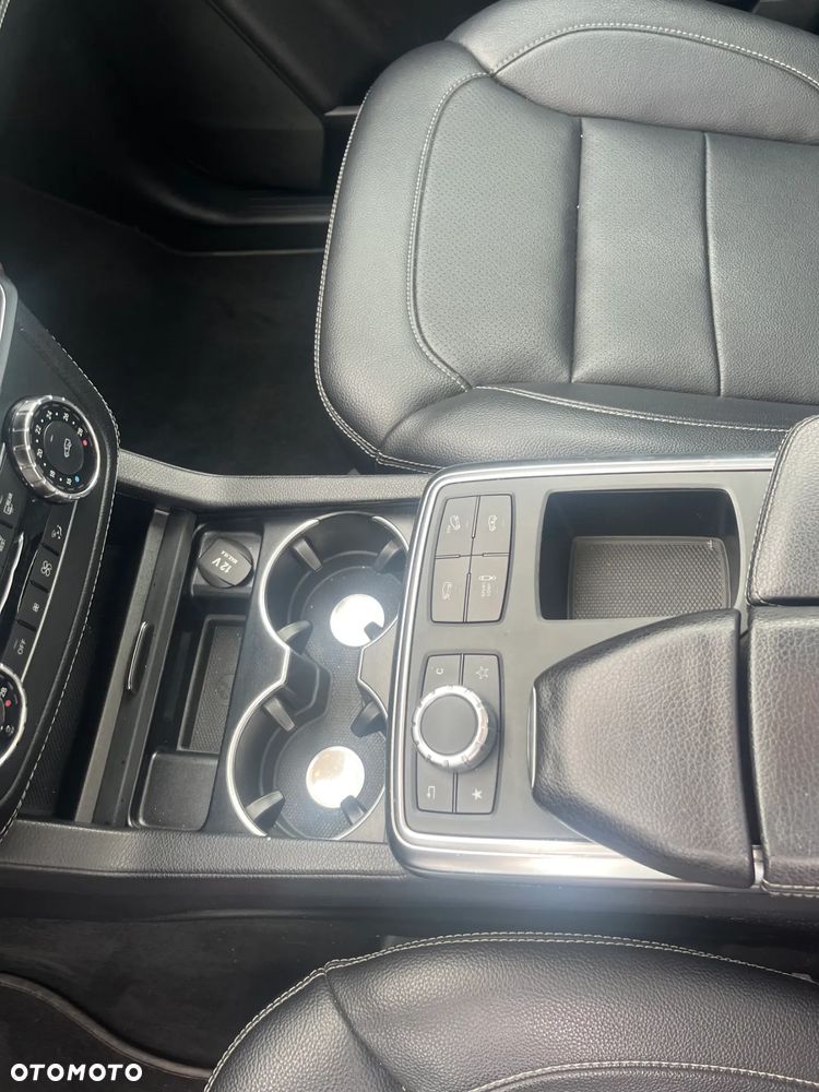 Mercedes-Benz ML 350 BlueTec 4-Matic - 11