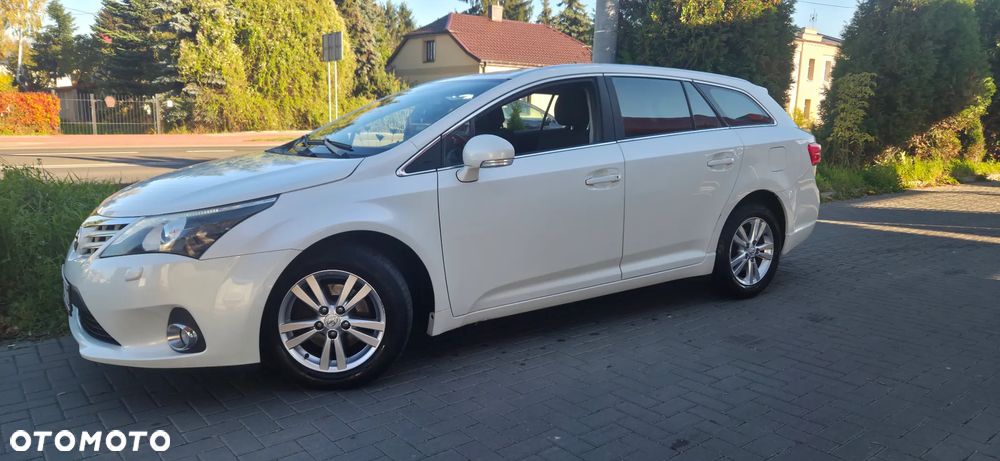 Toyota Avensis 2.0 D-4D Premium - 4