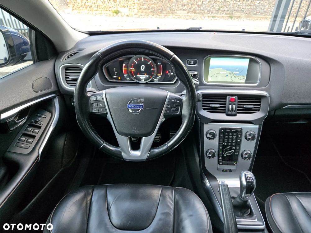 Volvo V40 D4 Drive-E Ocean Race - 7