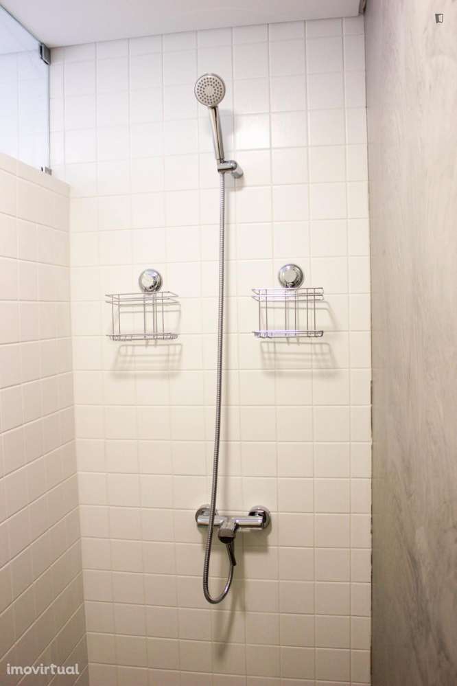 Quarto - localizado em Roma-Areeiro Lisbon - Grande imagem: 3/16