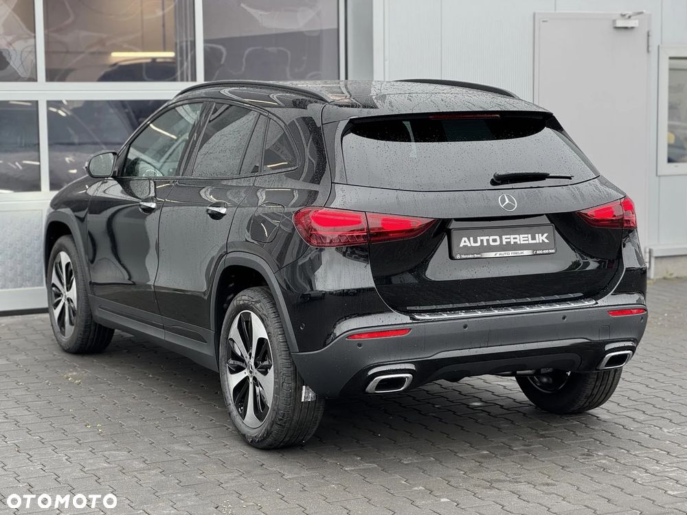 Mercedes-Benz GLA 200 Progressive - 11