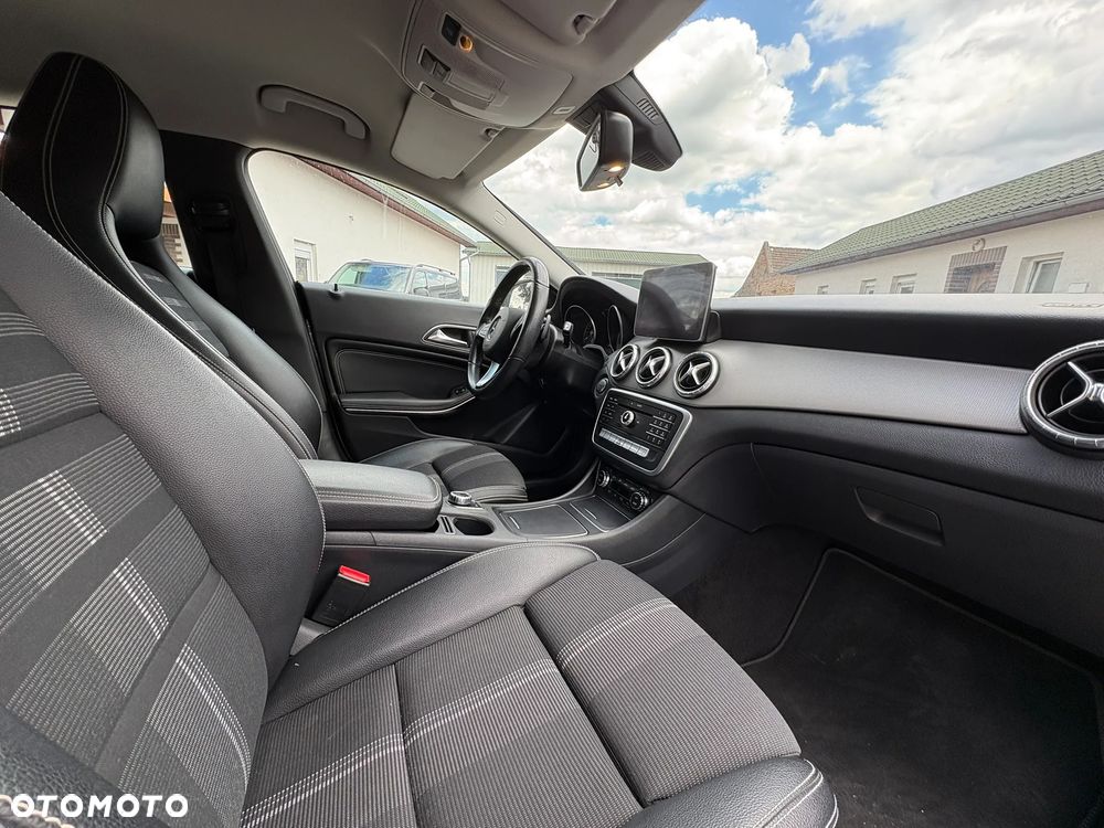 Mercedes-Benz CLA - 14