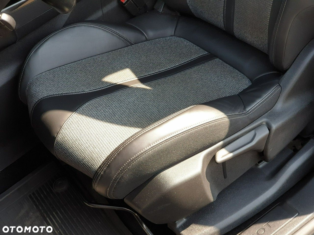 Peugeot 5008 - 17