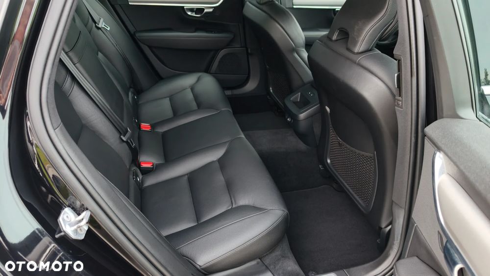 Volvo V90 D4 Geartronic Momentum Pro - 18