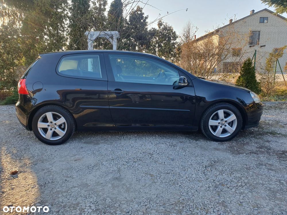 Volkswagen Golf - 5