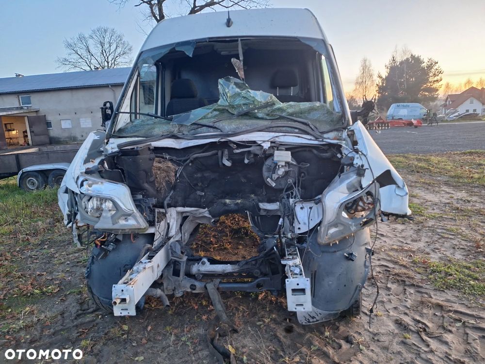 Mercedes-Benz Sprinter - 5