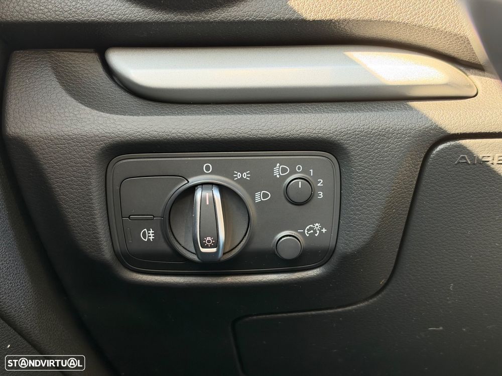 Audi A3 1.6 TDI (clean diesel) Attraction - 25