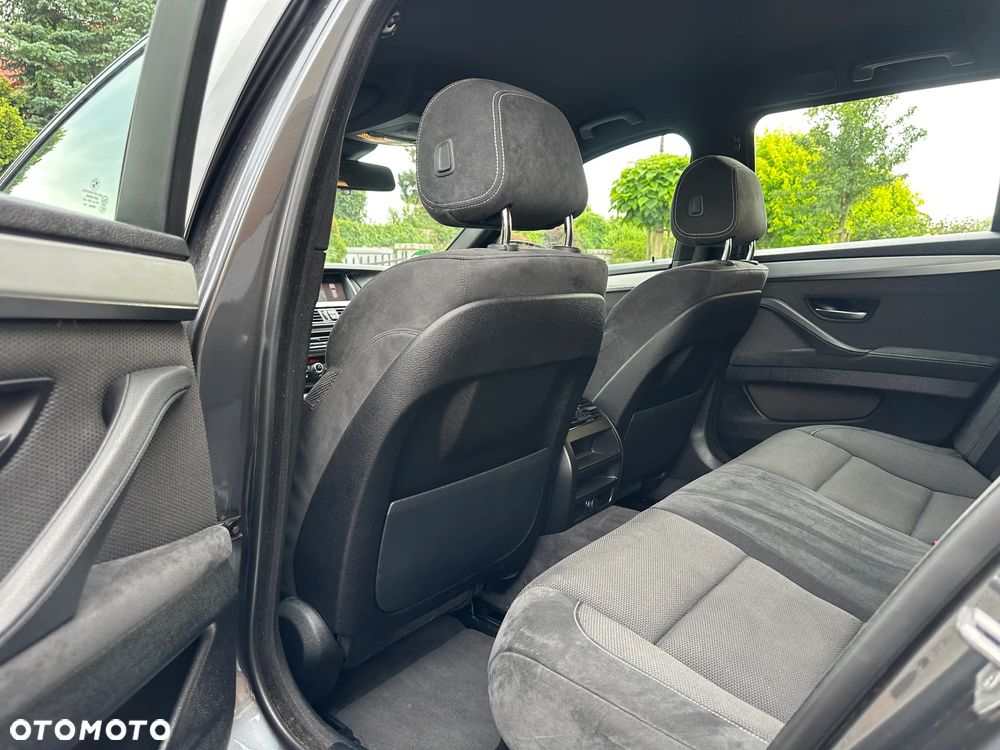 BMW Seria 5 520d xDrive - 26