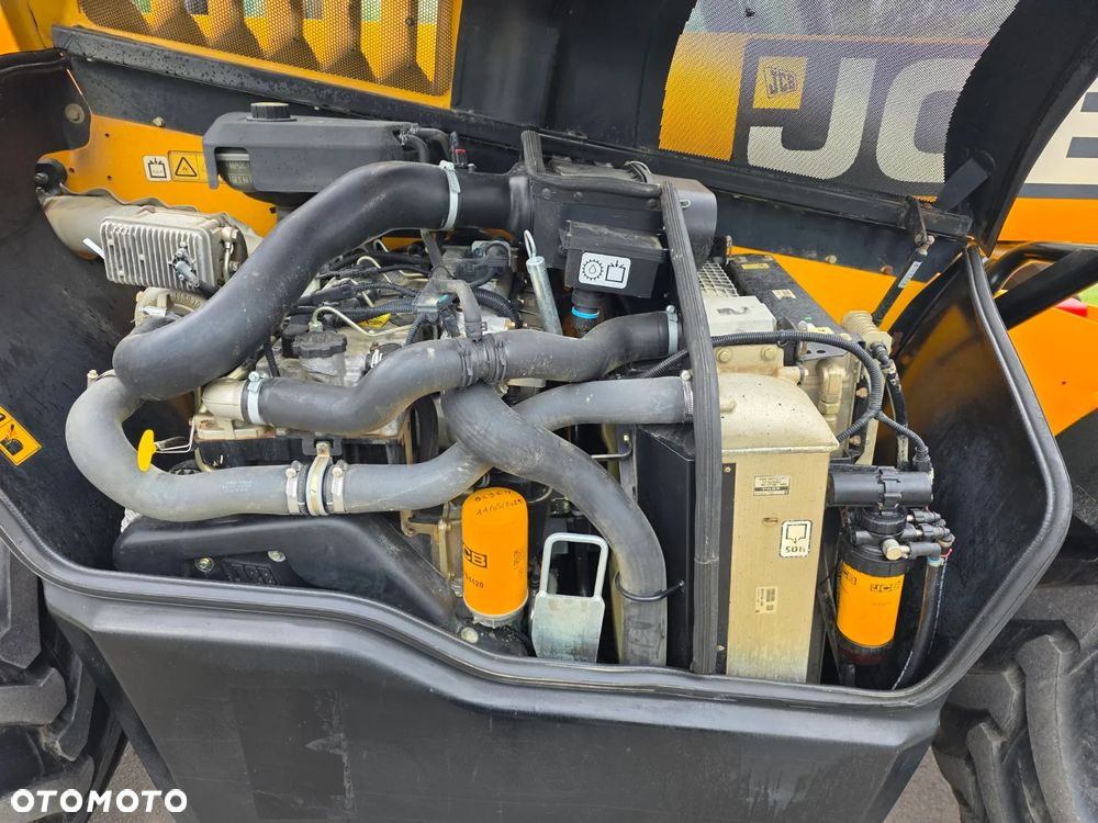 JCB 536 70 LP AGRI SUPER - 13