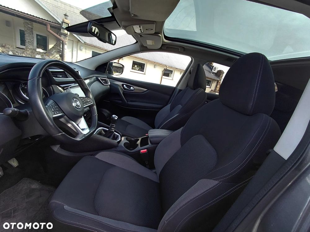 Nissan Qashqai 1.3 DIG-T SHIRO - 6