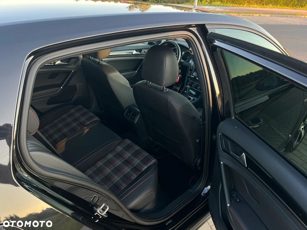 Volkswagen Golf 2.0 TSI BMT GTI Performance - 11