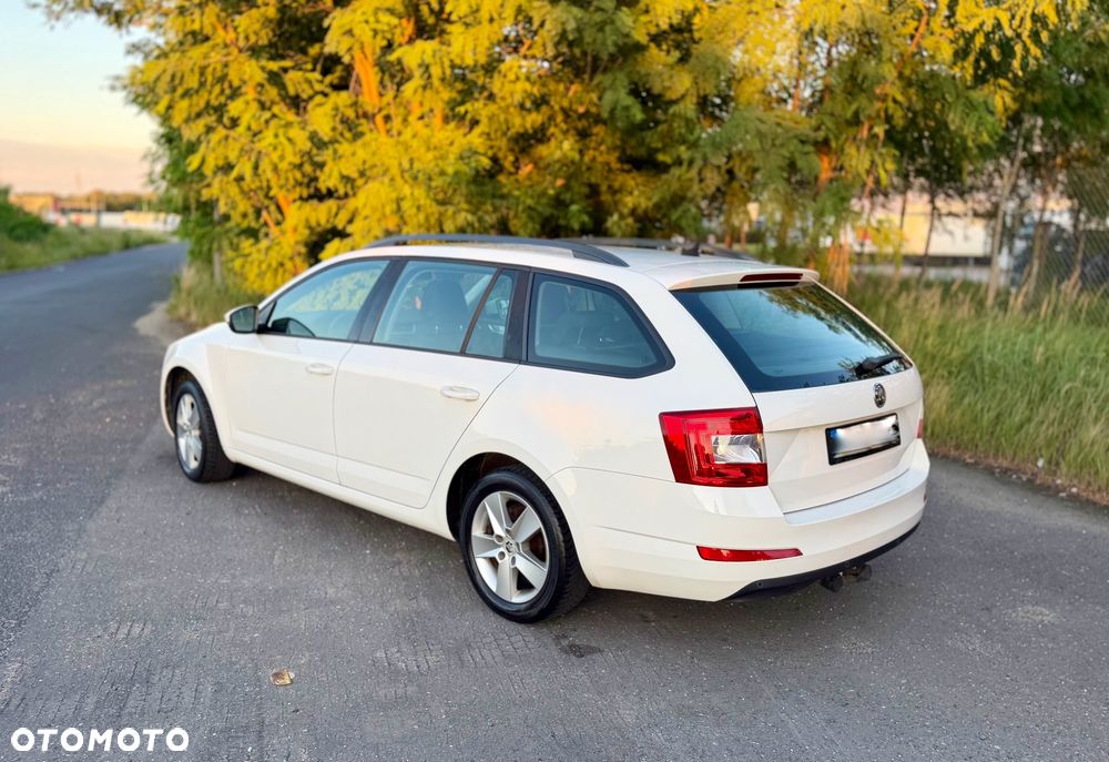 Skoda Octavia 1.6 TDI DPF Elegance - 5