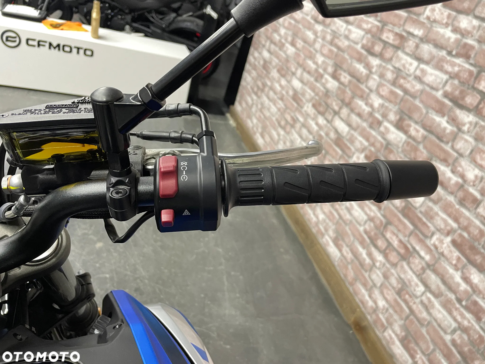 CFMoto NK - 9