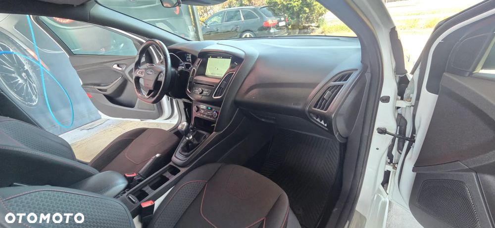 Ford Focus 1.5 EcoBoost STart-Stopp-System ST-LINE - 33