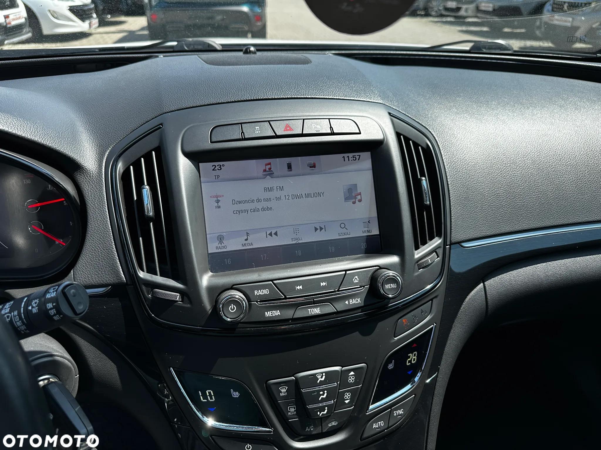 Opel Insignia - 11