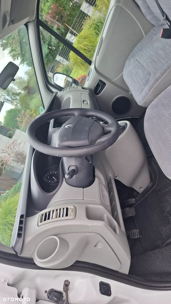 Renault Trafic - 17