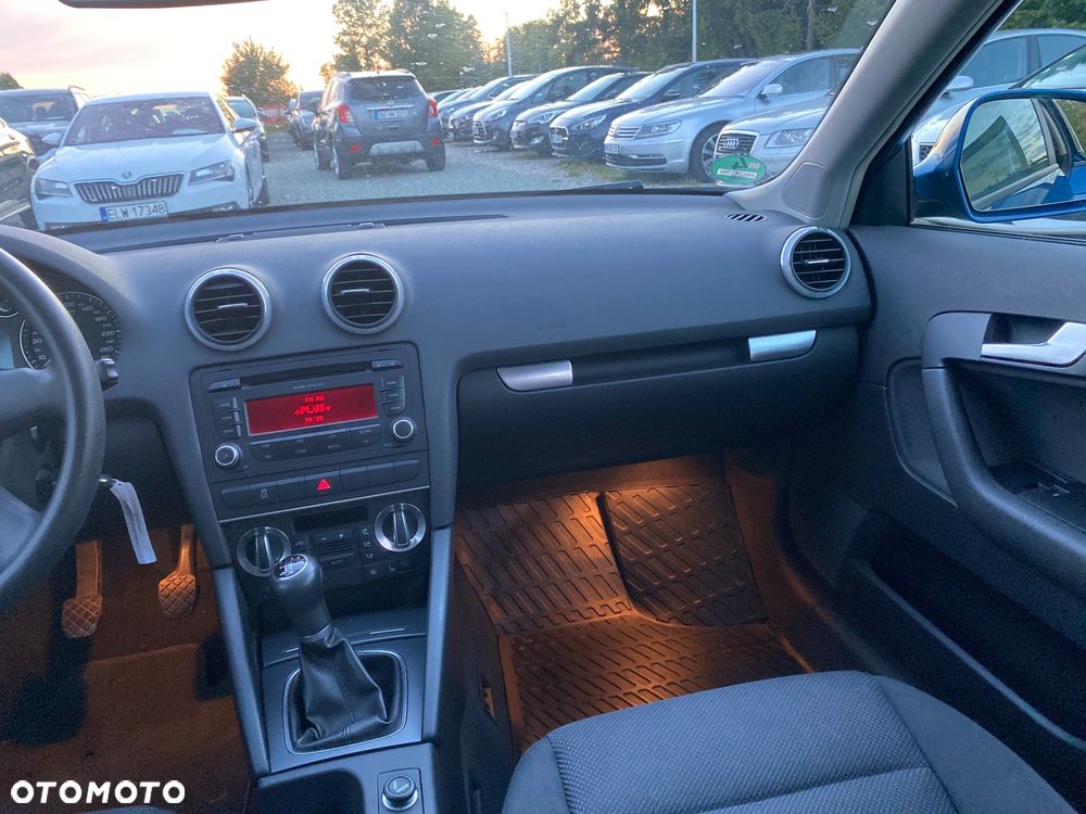Audi A3 Sportback 1.6 Attraction - 30