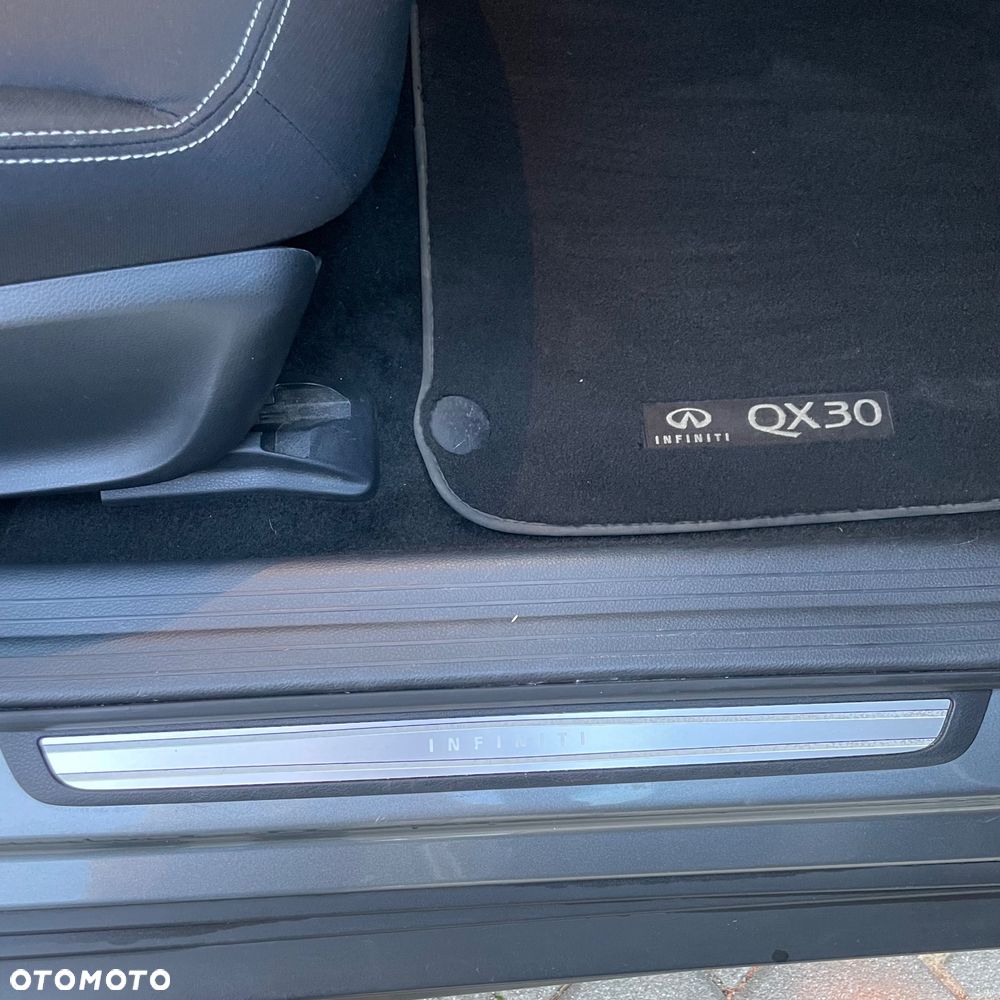 Infiniti QX30 - 13