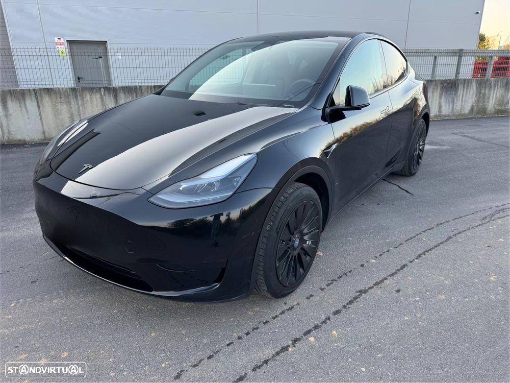 Tesla Model Y - 4