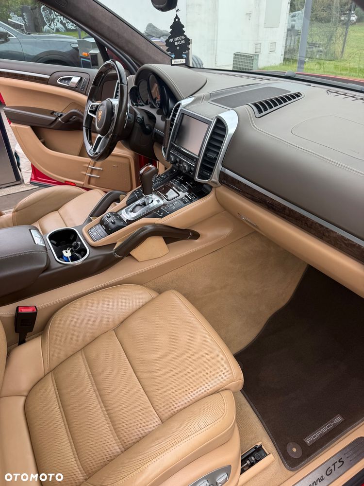 Porsche Cayenne GTS - 13