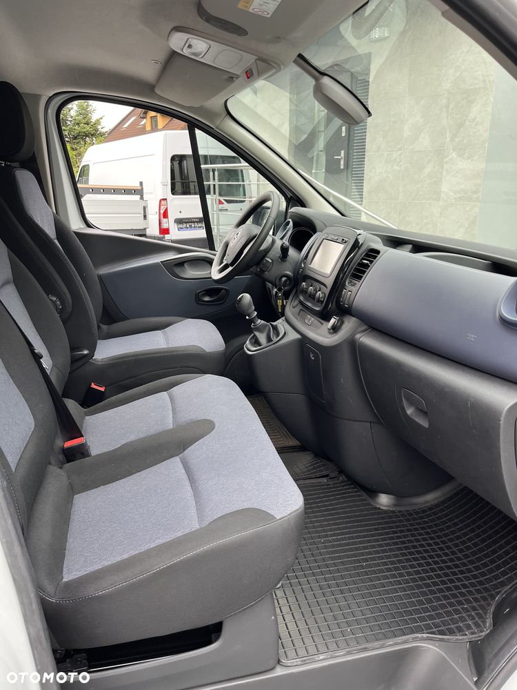 Opel Vivaro - 8