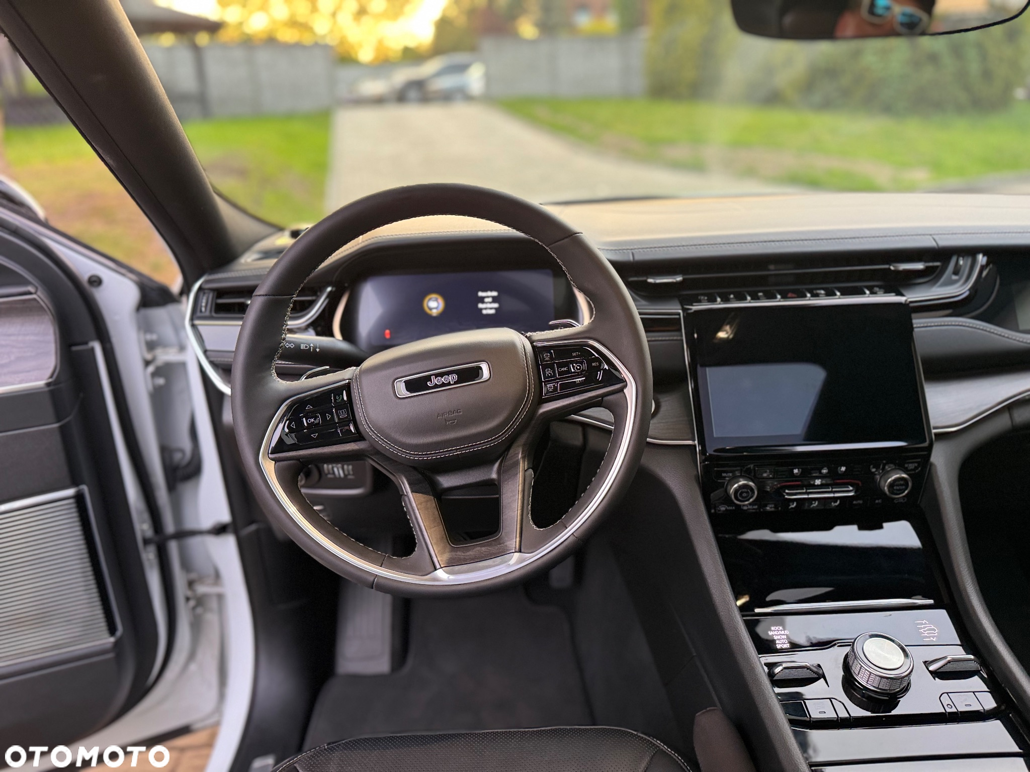 Jeep Grand Cherokee - 19