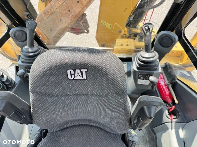 Caterpillar 432F2 - 7