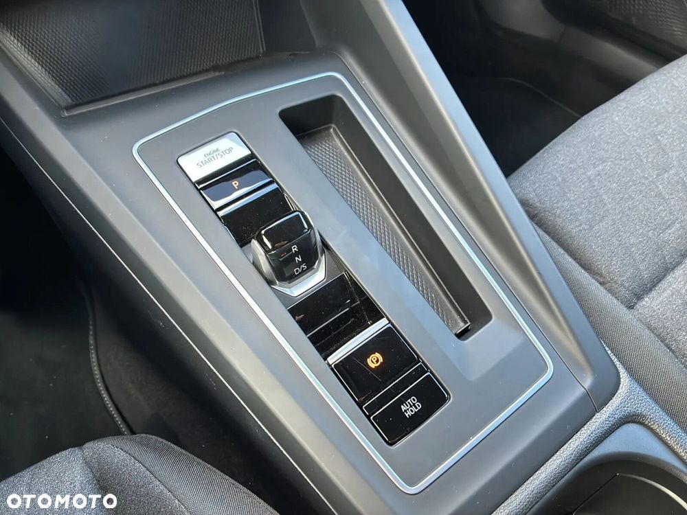 Volkswagen Golf - 25