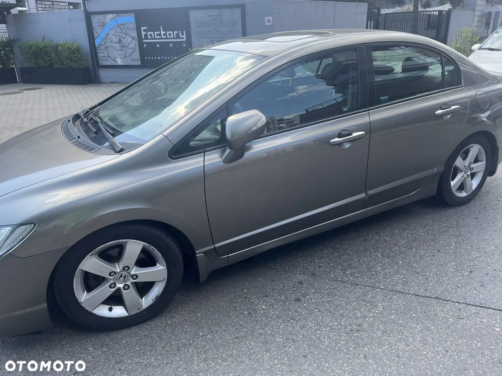 Honda Civic 1.8 Executive - 4