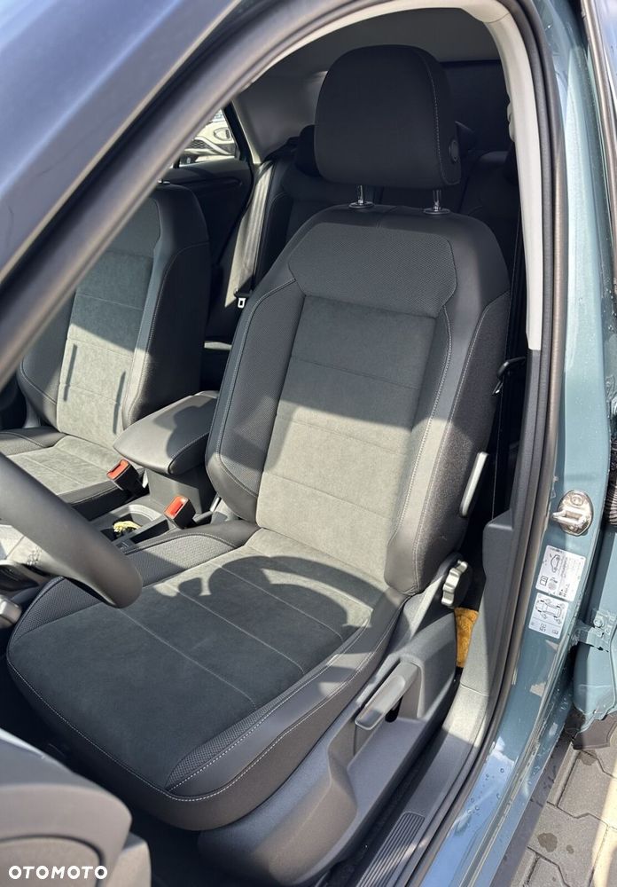 Volkswagen T-Roc - 13