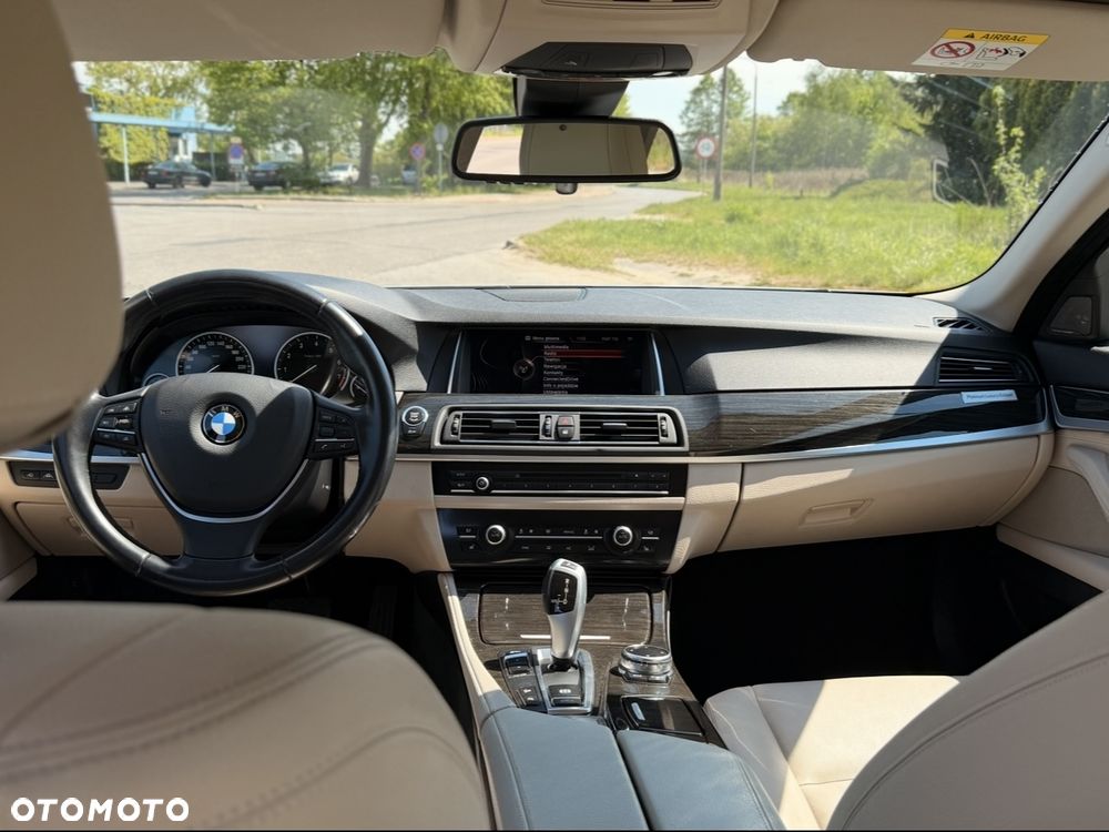 BMW Seria 5 528i xDrive Sport-Aut Luxury Line - 9