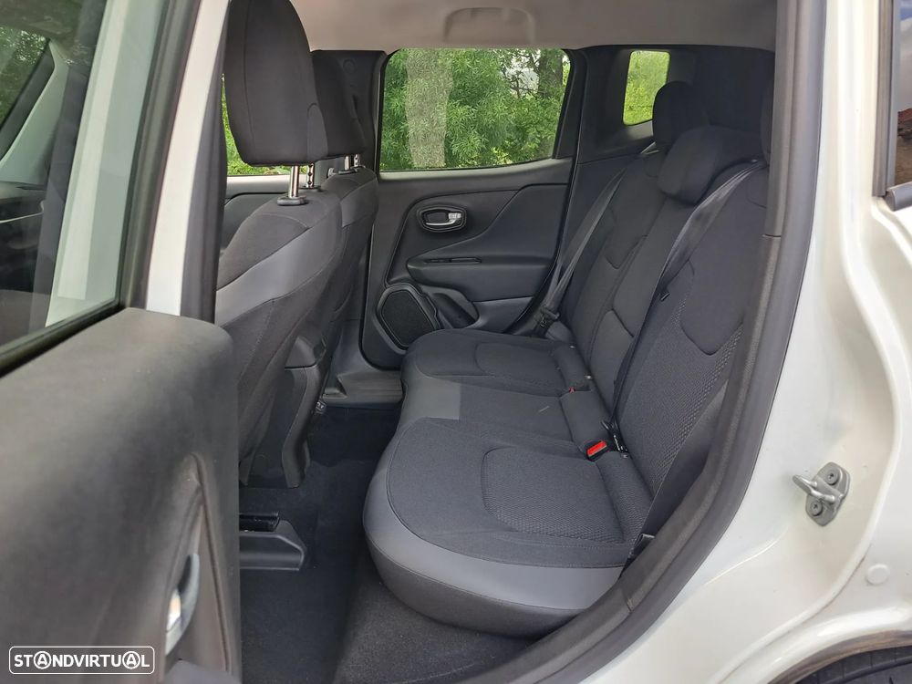 Jeep Renegade 1.0 T Night Eagle - 28