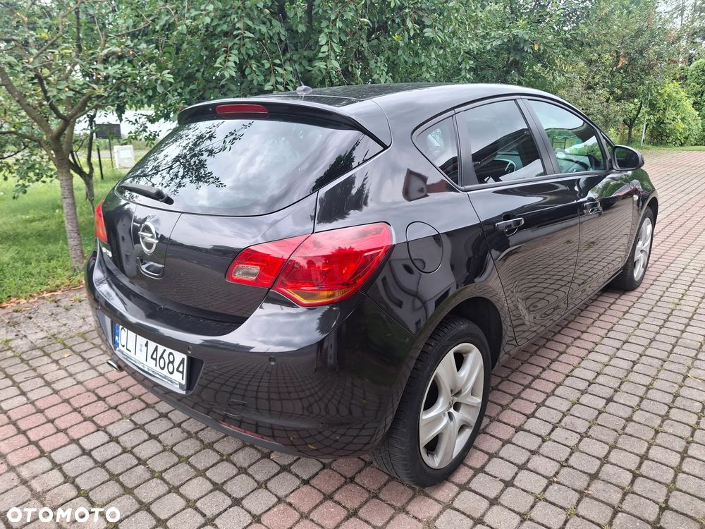 Opel Astra 2012 photo 5