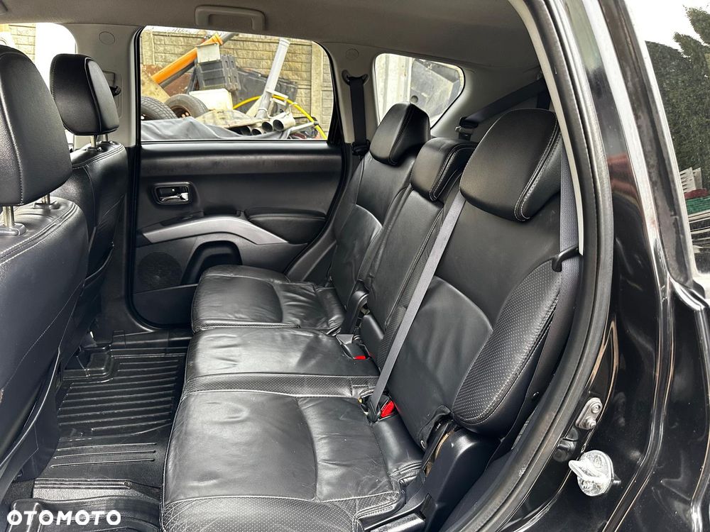 Mitsubishi Outlander 2.0 DID Instyle NAVI - 16