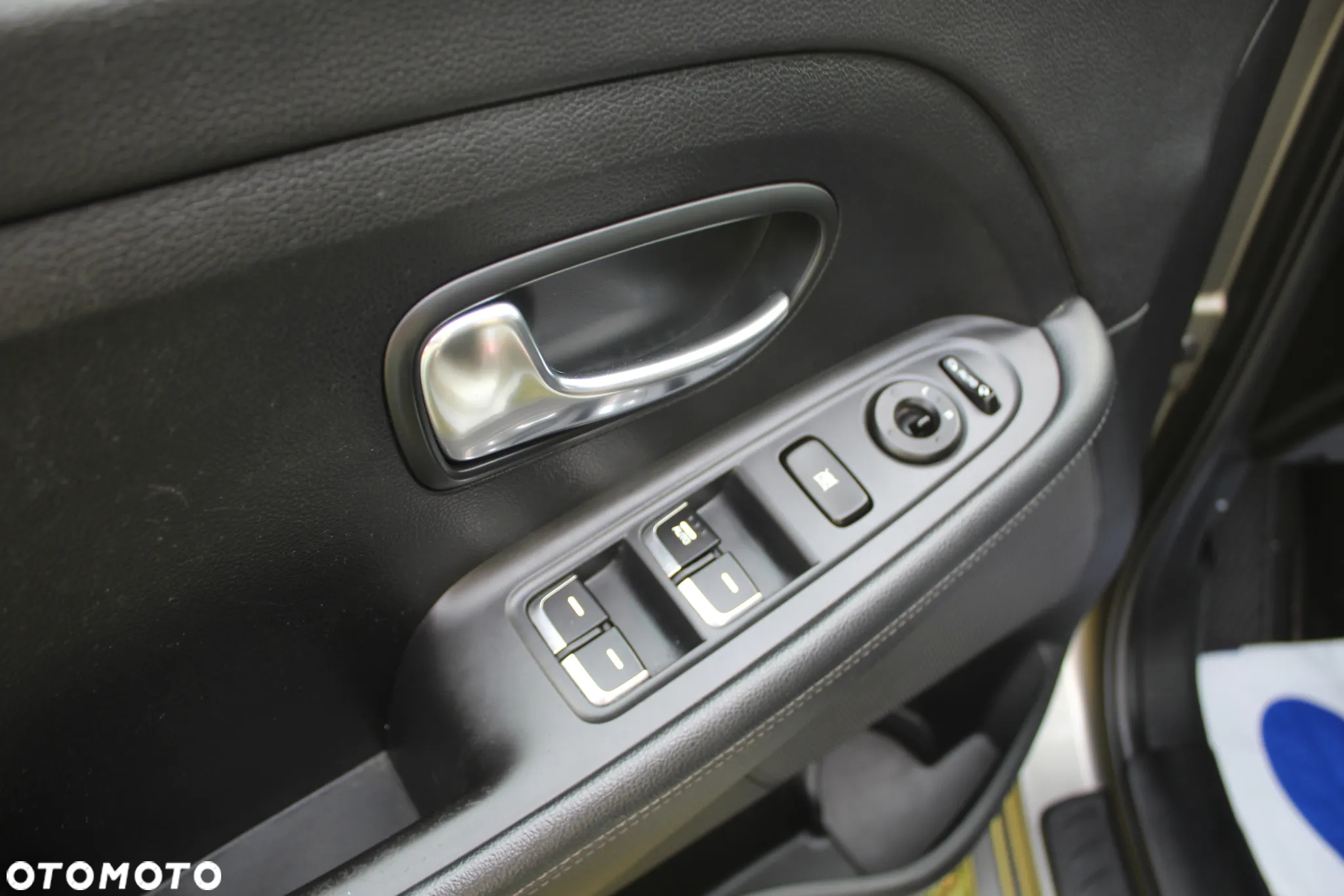 Kia Carens 1.7 CRDi Vision - 23