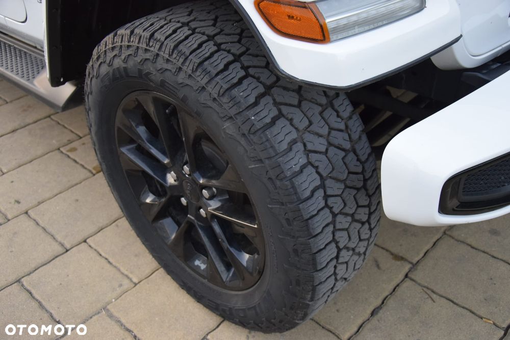 Jeep Wrangler - 33