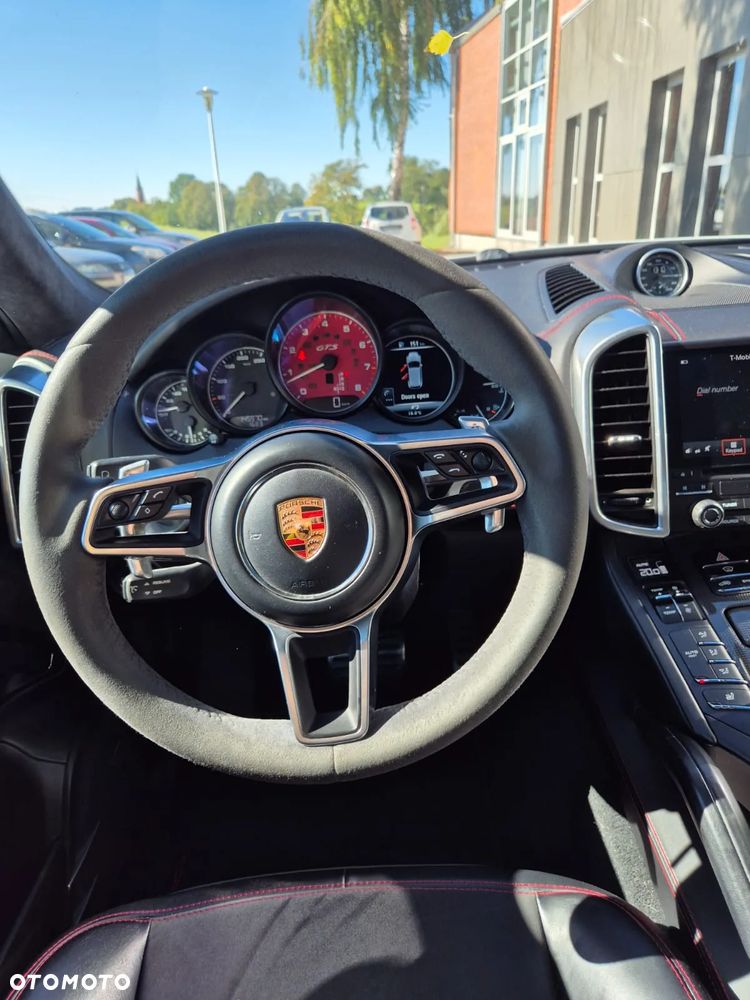 Porsche Cayenne GTS - 18