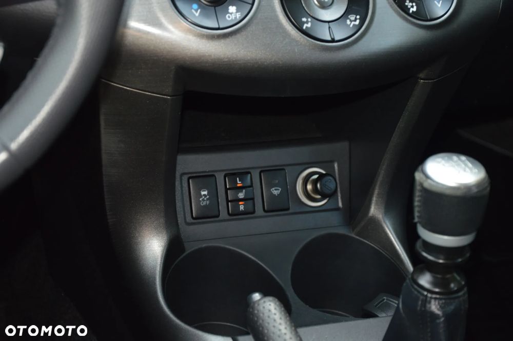 Toyota RAV4 2.2 D-CAT Sol 180 - 25